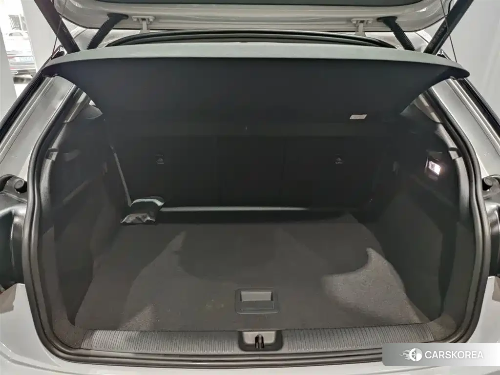 Audi Q2L 2024 Белый из Китая, фото 6