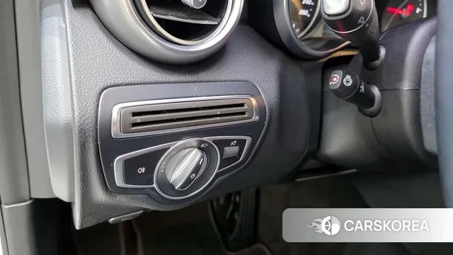 Mercedes-Benz C-Class W205 2019 Белый из Кореи, фото 6