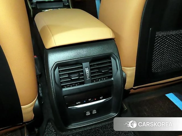 BMW 3 Series (G20) 2023 Серебристо-серый из Кореи, фото 6