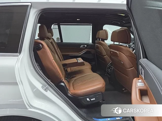 BMW X7 (G07) 2025 Белый из Кореи, фото 6