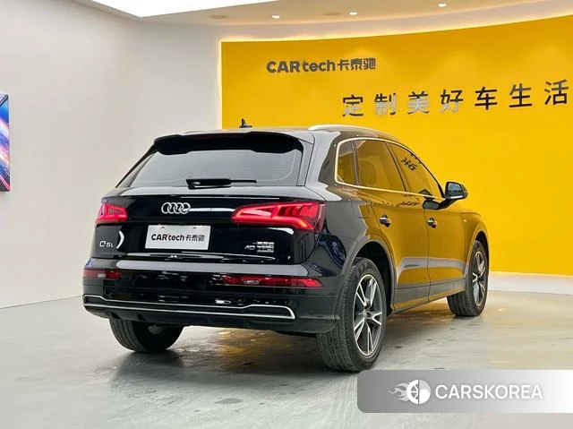 Audi Q5L 2021 Черный из Китая, фото 6