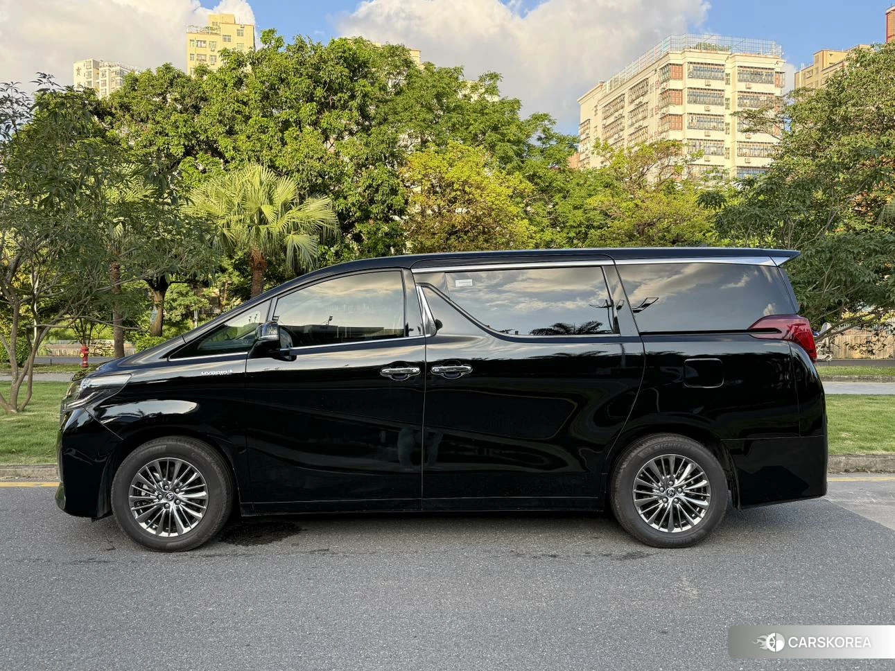 Toyota Elfa id 4487534 из Китая 7