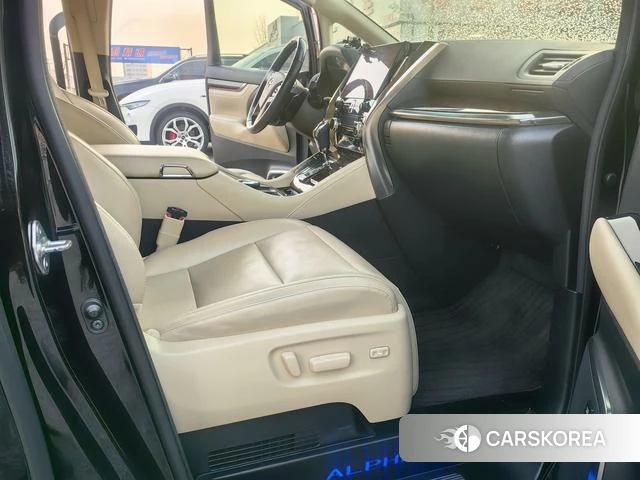 Toyota Elfa id 4257539 из Китая 7