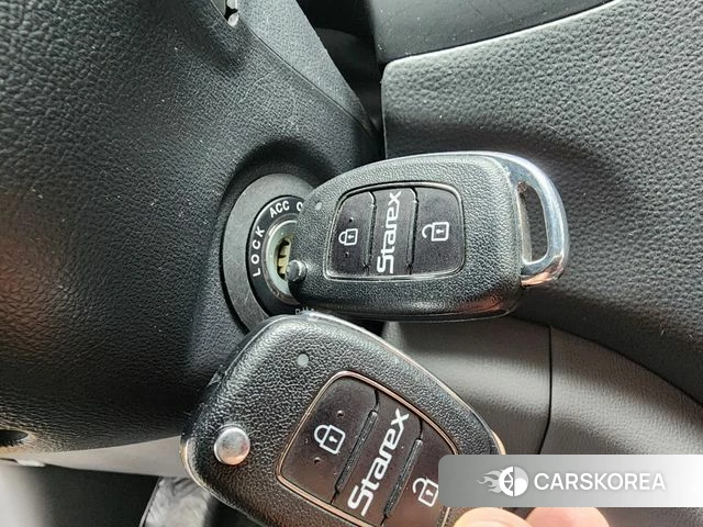 Hyundai The New Grand Starex id 3890259 из Кореи 7