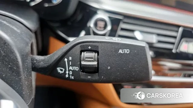 BMW 5 Series (G30) id 3631980 из Кореи 7