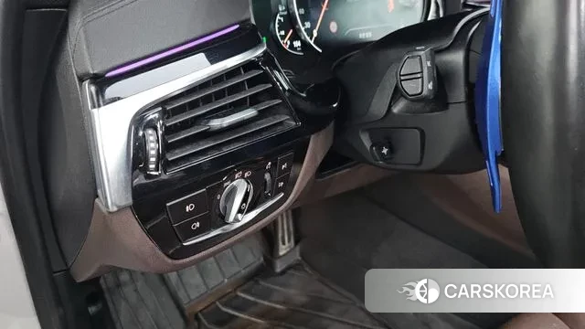 BMW 5 Series (G30) id 3434679 из Кореи 7