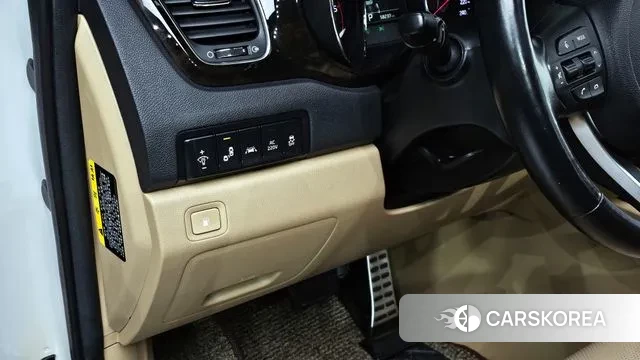 Kia The New Carnival id 3514738 из Кореи 7