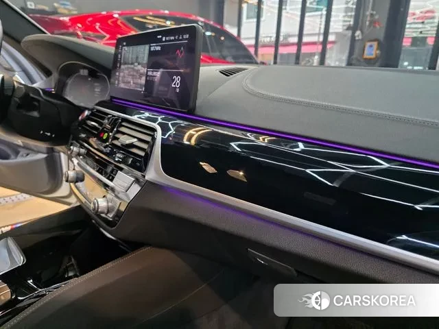 BMW 5 Series (G30) id 2994692 из Кореи 7