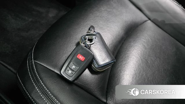 Toyota Prius 4th Generation id 4286304 из Кореи 7