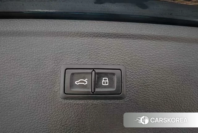 Audi Q5L id 4260816 из Китая 7