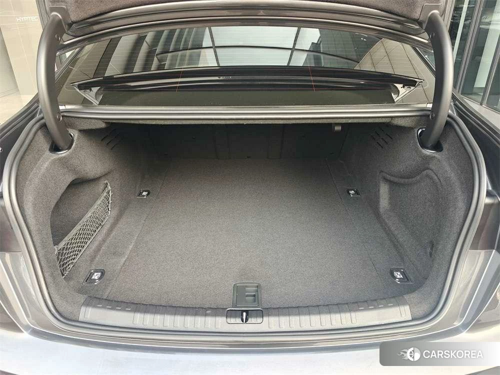 Audi A6L id 4421047 из Китая 7