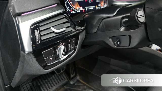 BMW 5 Series (G30) id 3826667 из Кореи 7