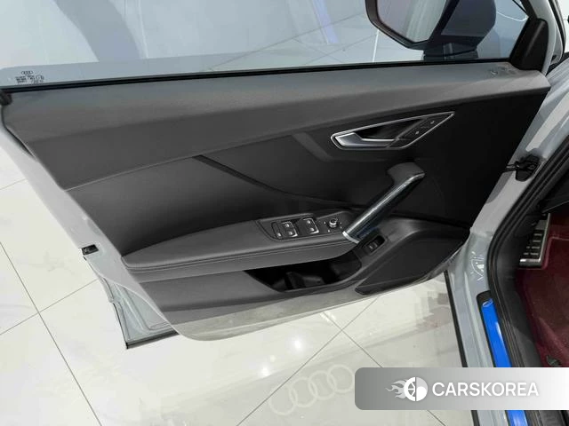 Audi Q2L id 4365887 из Китая 7