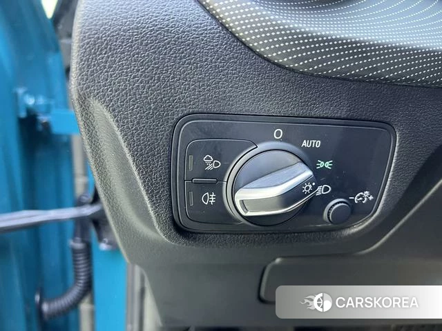 Audi Q2L id 4298341 из Китая 7