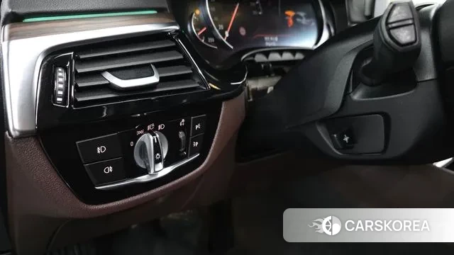 BMW 5 Series (G30) id 3557870 из Кореи 7