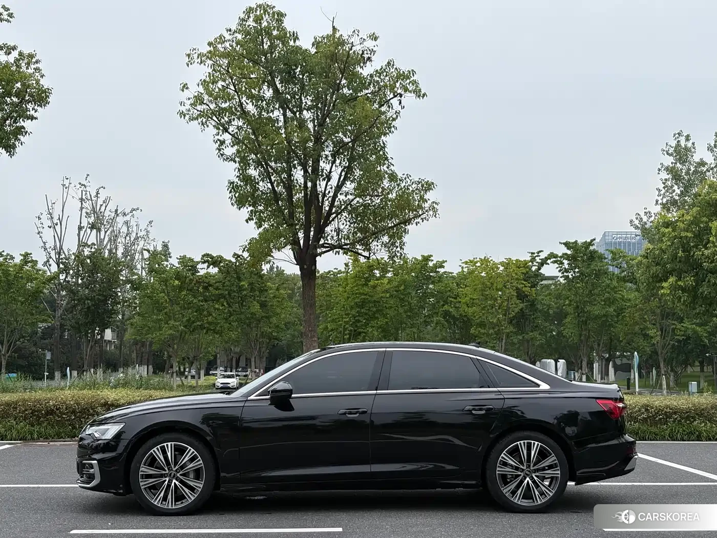 Audi A6L id 4629151 из Китая 7