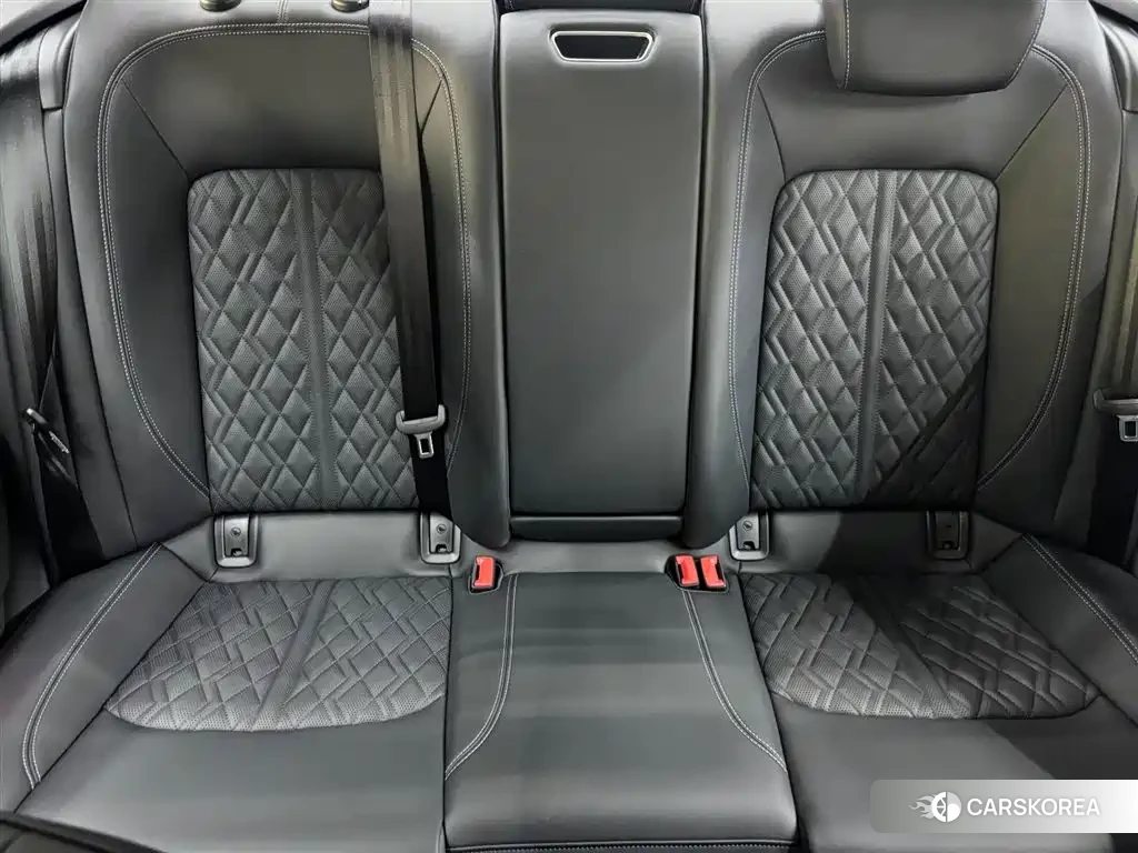 Audi A6L id 4546221 из Китая 7