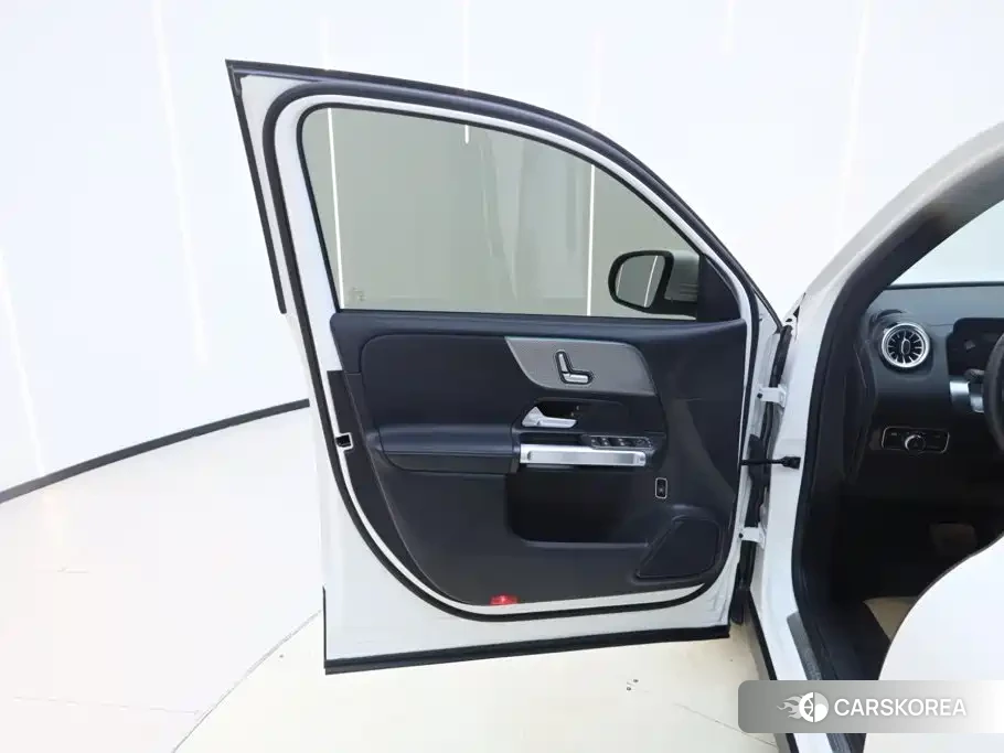 Mercedes-Benz GLB id 4680463 из Китая 7