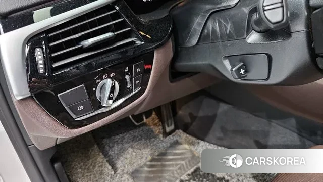 BMW 5 Series (G30) id 3279464 из Кореи 7