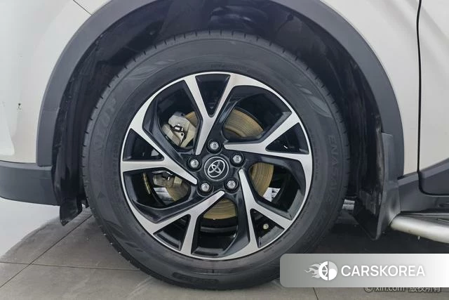 Toyota C-HR id 4259128 из Китая 7