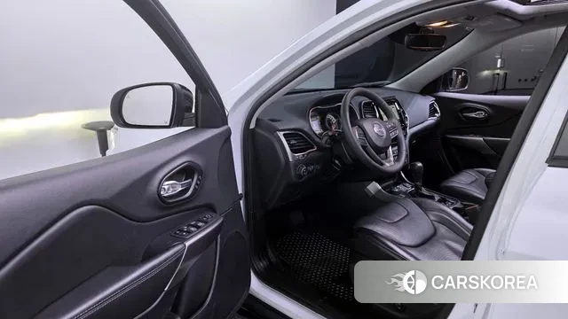 Jeep Cherokee (KL) id 3366204 из Кореи 7