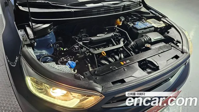 Kia Stonic id 2572429 из Кореи 7