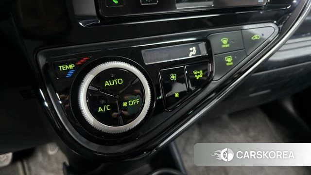 Toyota Prius C id 4776202 из Кореи 7