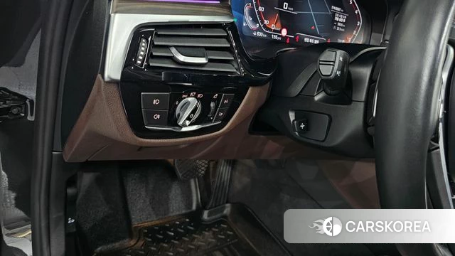 BMW 5 Series (G30) 2019 Серый из Кореи, фото 6