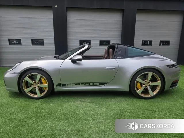 Porsche 911(992) id 3523271 из Кореи 7