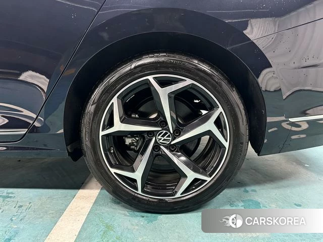 Volkswagen Passat id 4367418 из Китая 7
