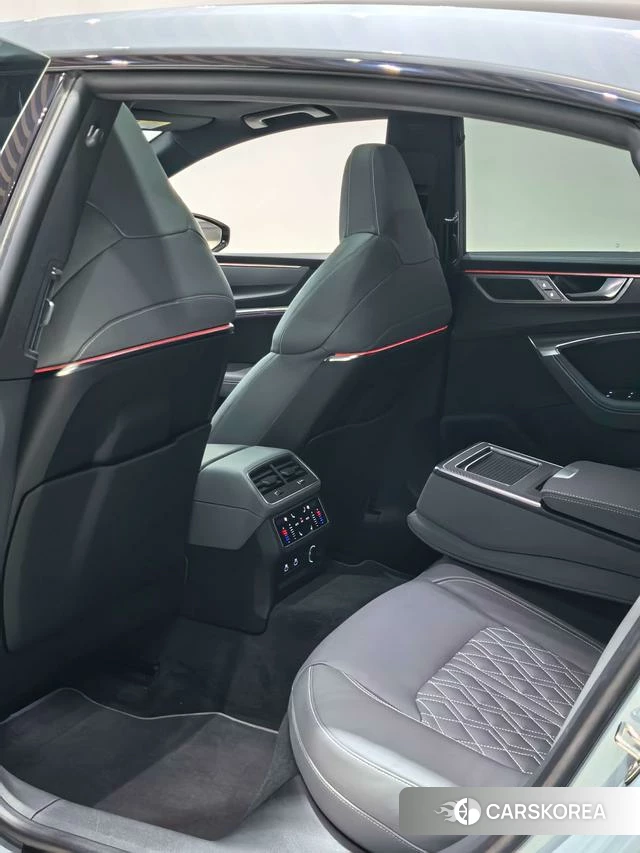 Audi A7L id 3920588 из Китая 7