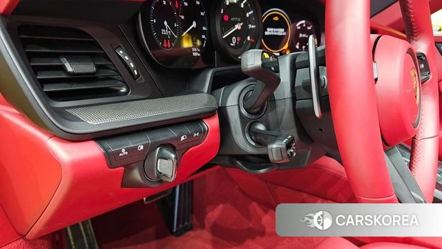 Porsche 911(992) id 4584808 из Кореи 7