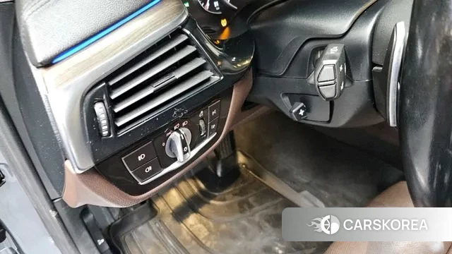 BMW 5 Series (G30) id 3515309 из Кореи 7