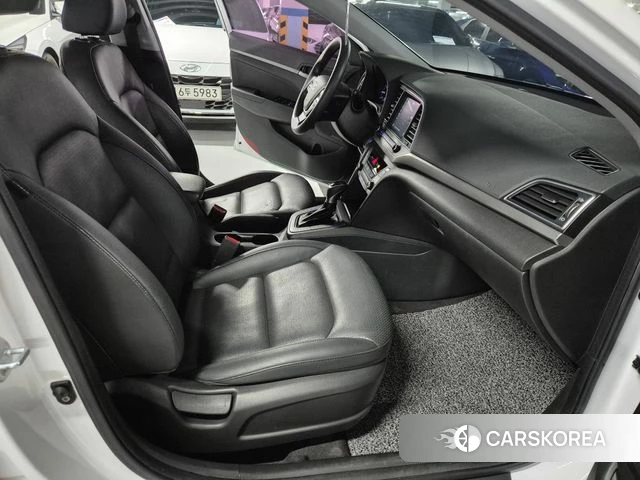 Hyundai Avante AD id 3823946 из Кореи 7