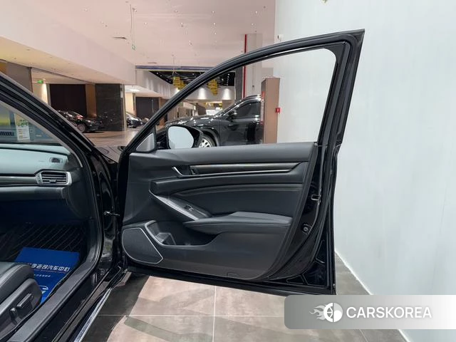 Honda Accord id 4314801 из Китая 7