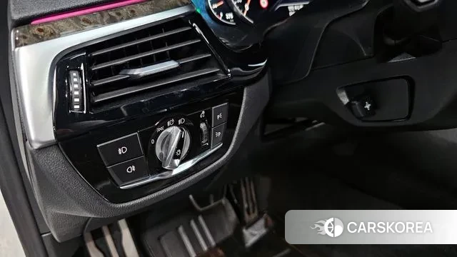 BMW 5 Series (G30) id 3014081 из Кореи 7