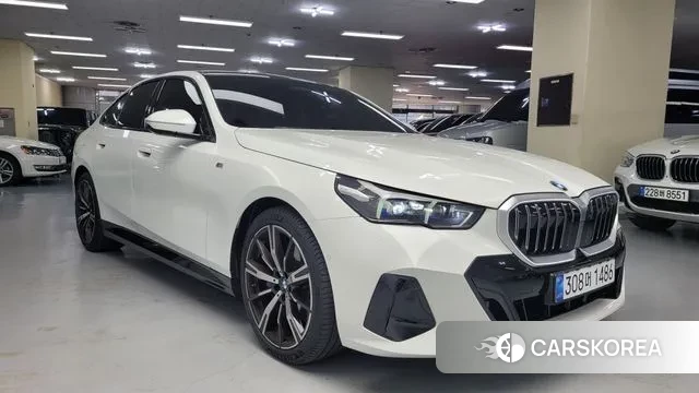 BMW 5 Series (G60) id 3769456 из Кореи 7