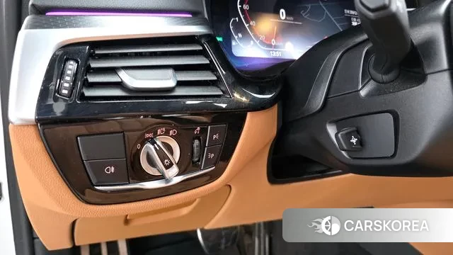 BMW 5 Series (G30) id 3758491 из Кореи 7