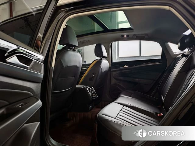 Volkswagen Passat id 4238590 из Китая 7