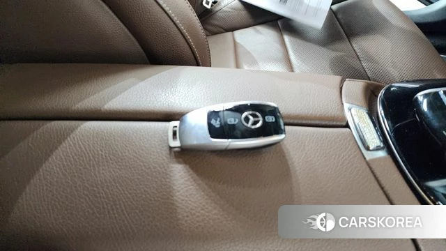 Mercedes-Benz E-Class W213 id 4536482 из Кореи 7
