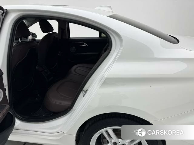 BMW 1 series id 4257242 из Китая 7