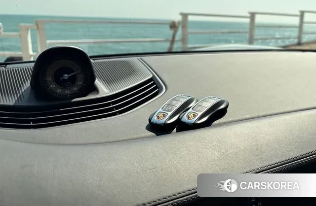 Porsche Taycan id 2422501 из Кореи 7