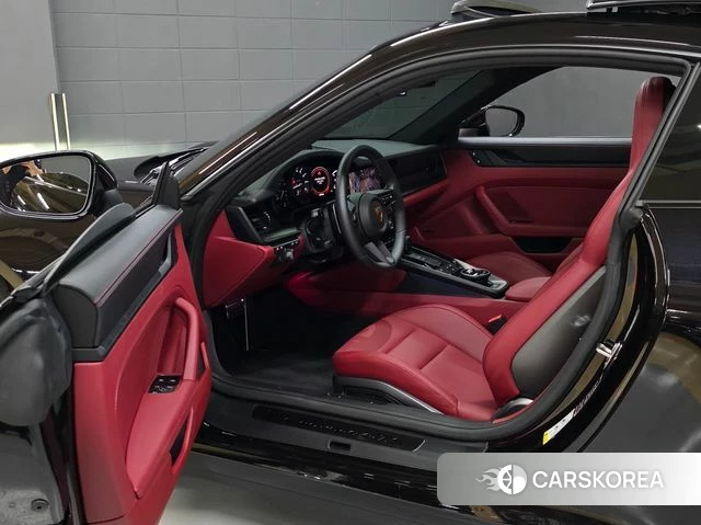 Porsche 911(992) id 4656359 из Кореи 7
