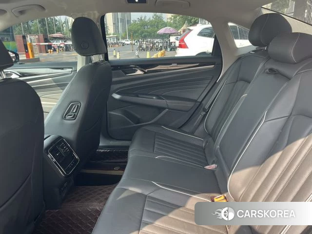 Volkswagen Passat id 4307405 из Китая 7