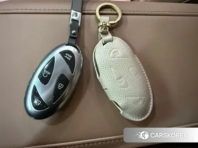 Hyundai Grandeur Hybrid (GN7) id 3020884 из Кореи 7