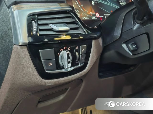 BMW 5 Series (G30) id 3889334 из Кореи 7