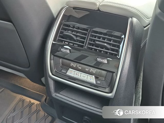 BMW X6 M id 4208557 из Китая 7