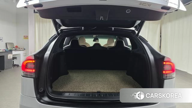 Tesla Model X id 4476573 из Кореи 7