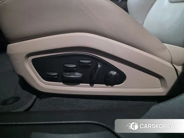 Porsche Taycan id 3735347 из Кореи 7