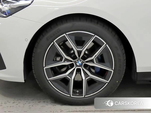 BMW 5 Series (G60) id 3858114 из Кореи 7